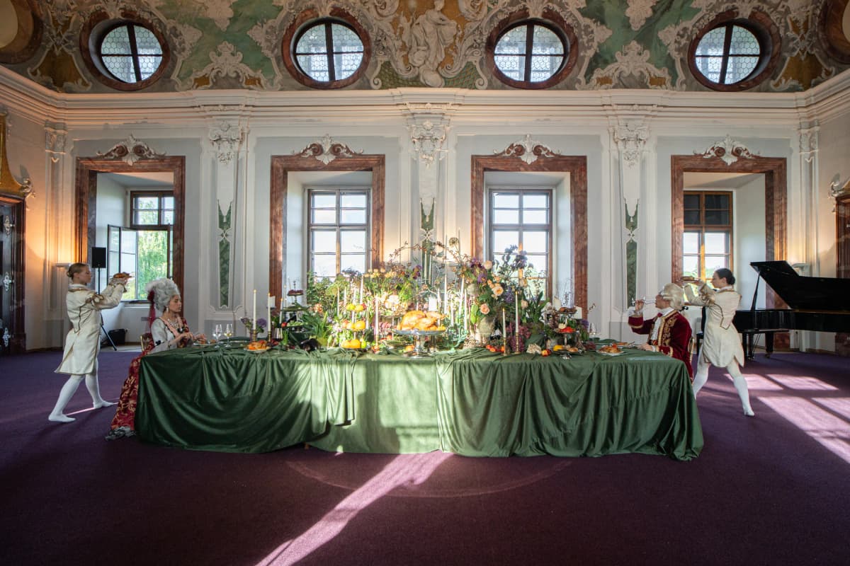 Slavnostní večeře v Tereziánském sále Břevnovského kláštera