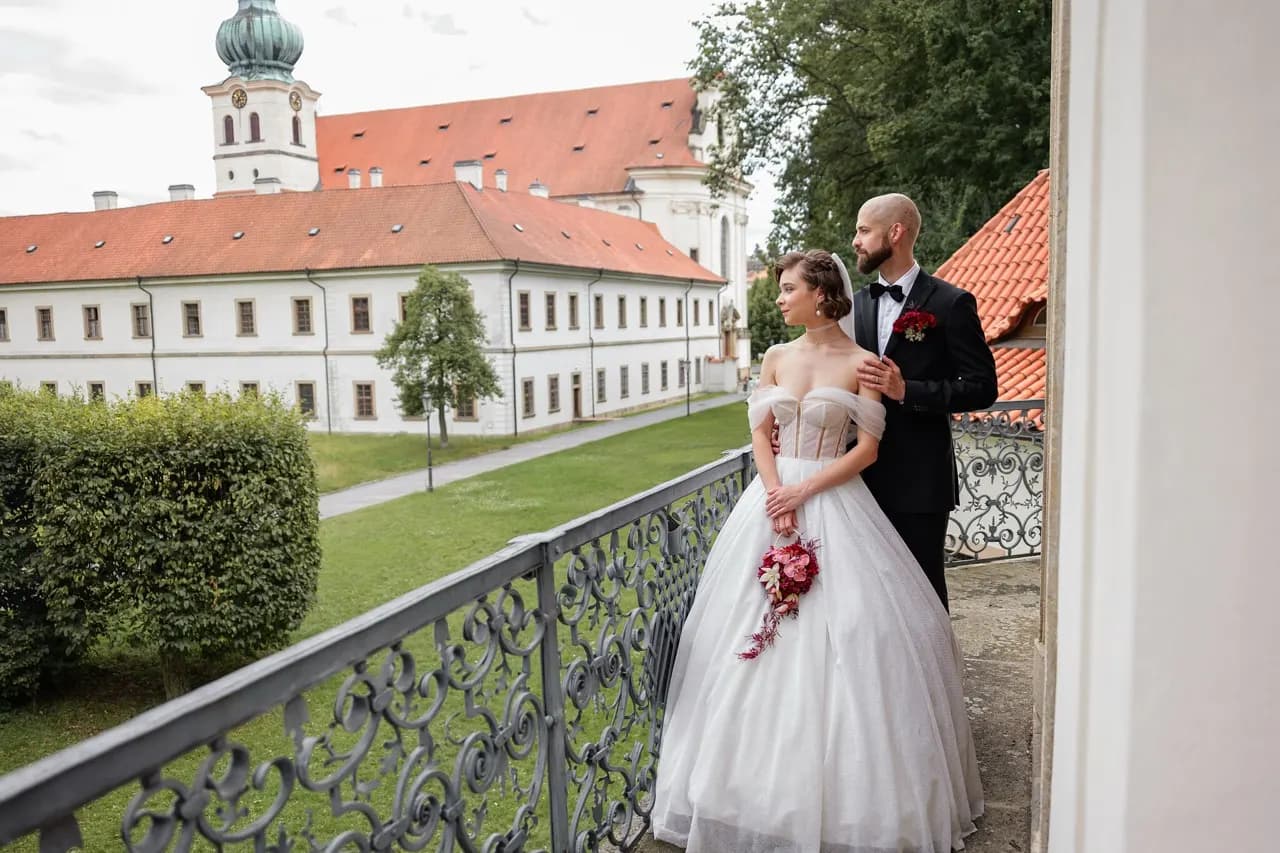 Wedding at Brevnov Monastery Prague – outdoor ceremony in the monastery garden